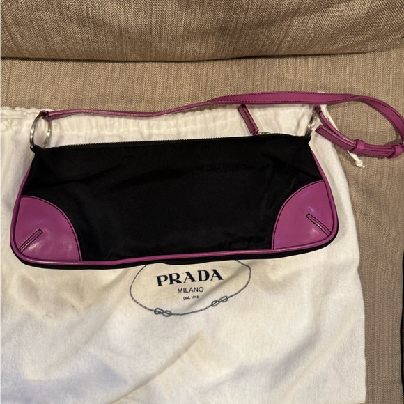 EUC 100% Authentic Prada Nylon and Leather Purse - Picture 10 of 10